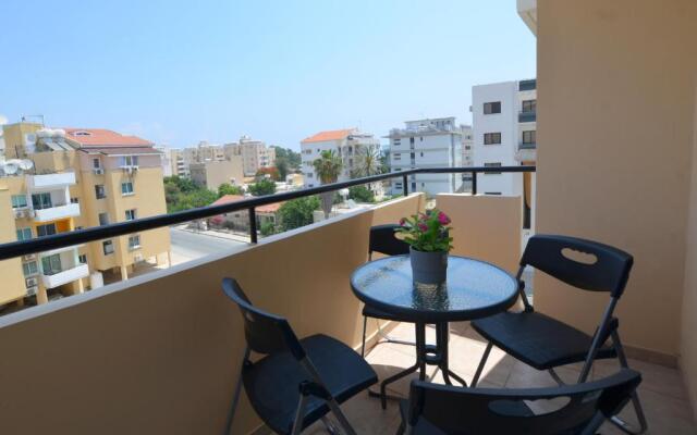 Blu Mackenzie 1 bdr Flat with Pool