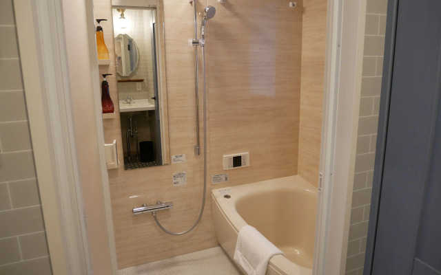 7 Rooms Hotel & Cafe 東京葛西