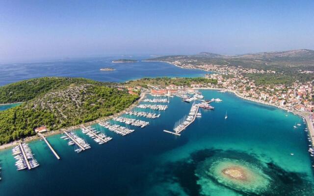 Lias - With Restaurant - A6 Prvi kat