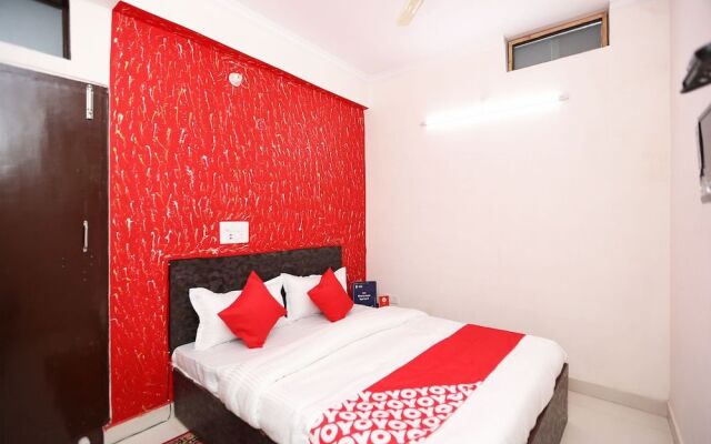 OYO Flagship 19894 Hotel Ayan Guest House
