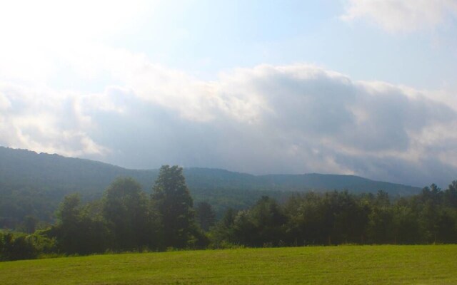 Tentrr - Running Spring Farm