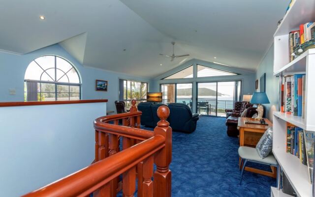 Tah Villa, 1/68 Marine Drive