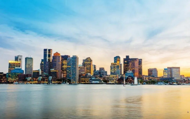 Boston Harbor View Luxury Suites