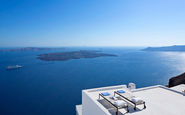 Villa Gaia, 3 bedroom villa with amazing views at Imerovigli