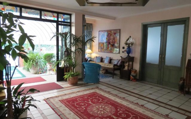 Hotel Kyrton