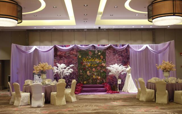 HUALUXE Hotels & Resorts Yangjiang City Center