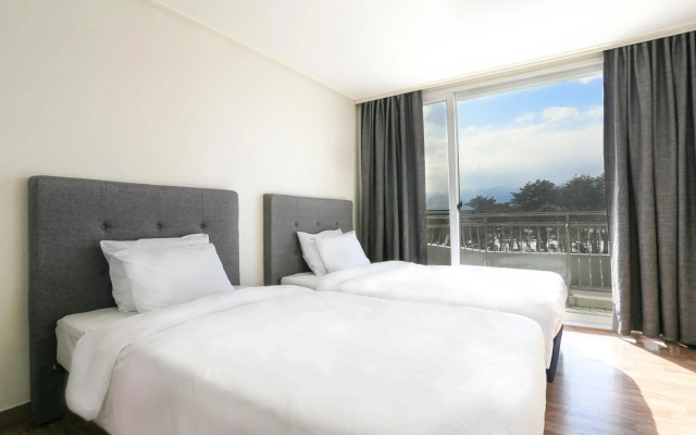 Kensington Resort Seorak Beach
