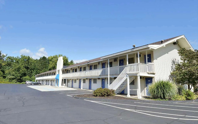Travelodge by Wyndham Brattleboro VT