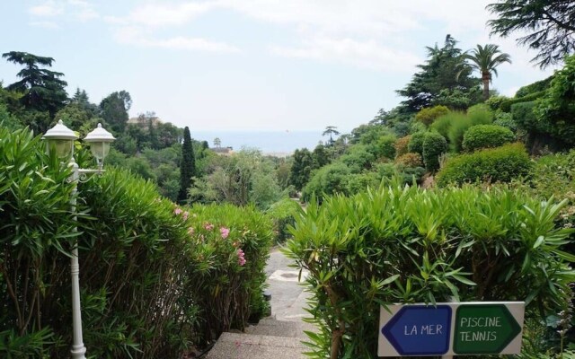 Apartment in Cannes w sea View, Nice Pool & Tennis