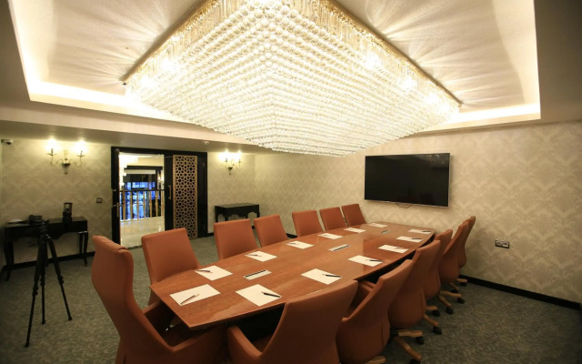 Guvenay Business Hotel
