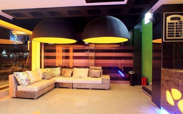 Guilin Kalai Film Theme Hotel