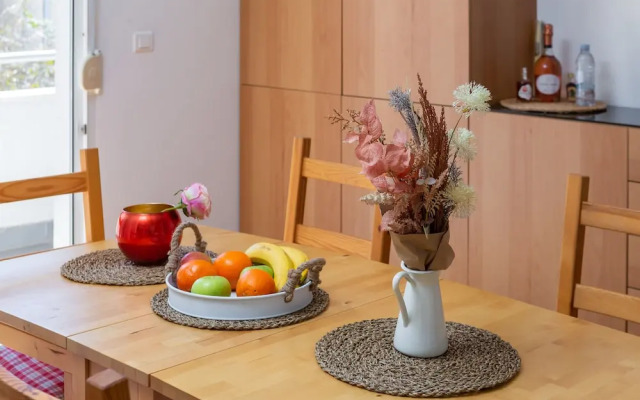 Modern apt With Terrace 4 min Walk to the Beach