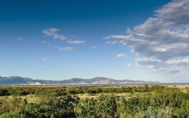 Luxurious Apartment in Empuriabrava With Sea View