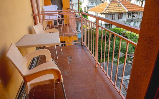 FM Premium 2-BDR Apartment - Top Centre