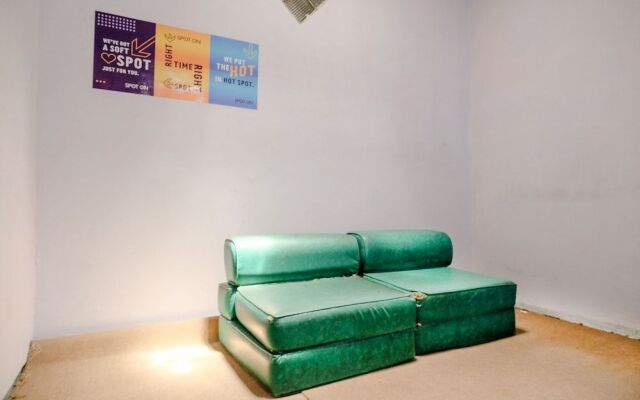 SPOT ON 2271 Nabila O Family Residence