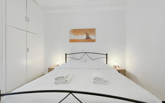 Filis Sunny 80sqm apt in Viktoria