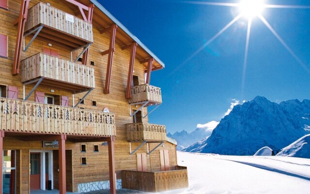 Nice Apartment with Balcony Just 500 M. From the Ski Lift