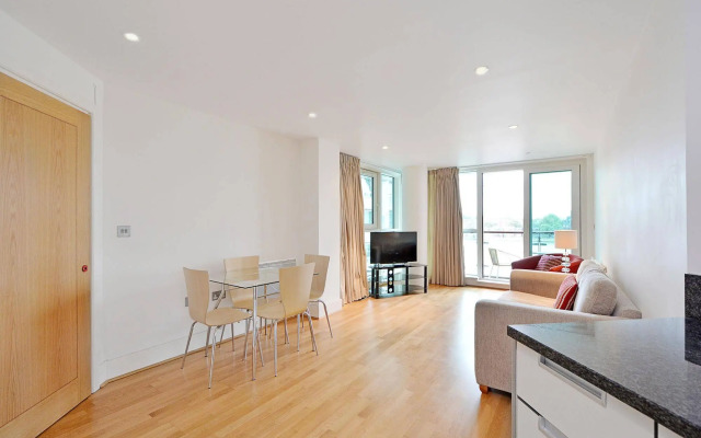 St George Wharf Apartments