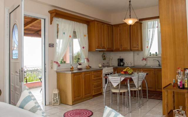 Country house with panoramic view and beach access
