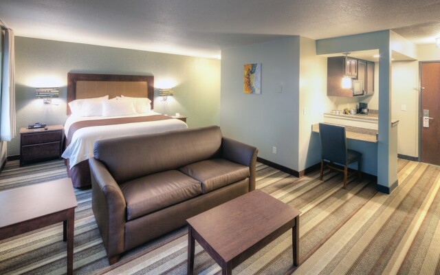 The East Avenue Inn & Suites