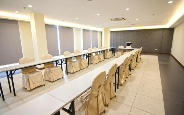 Putatan Platinum Hotel