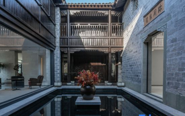 JUN Boutique,Dongqian Lake