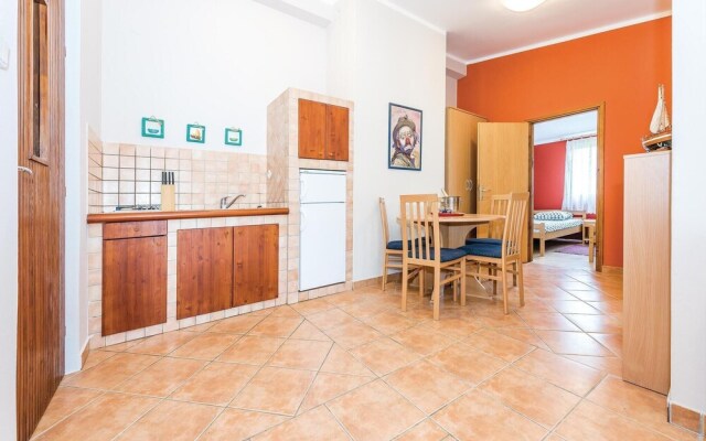 Beautiful Apartment in Grebastica With 2 Bedrooms and Wifi