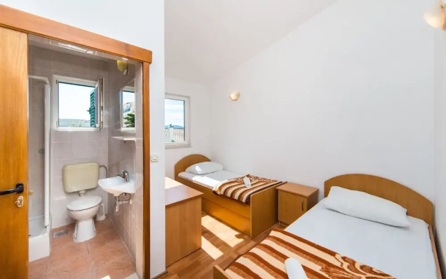 Stunning 3-bedroom Apartment in Gradac
