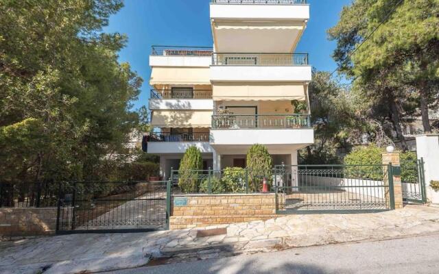Saronis seaview 2bdr residence 500m from the beach