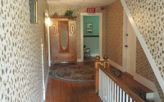 West Dover Inn