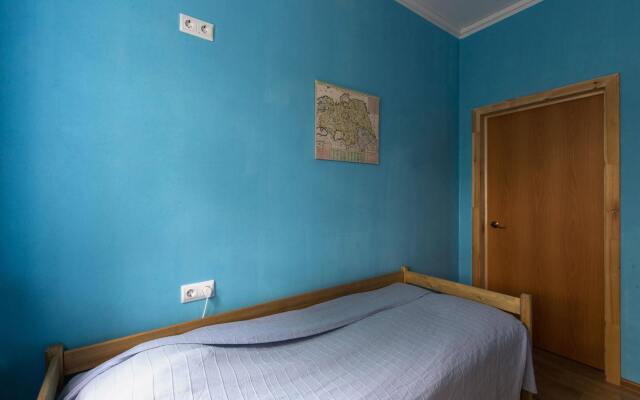 Mattress, Sailor and Albatross - Hostel