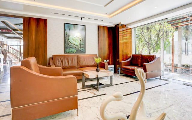 Palette Magarpatta City formerly Emerald Guestimony