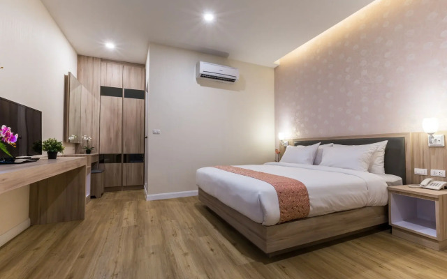 Leela Orchid Hotel