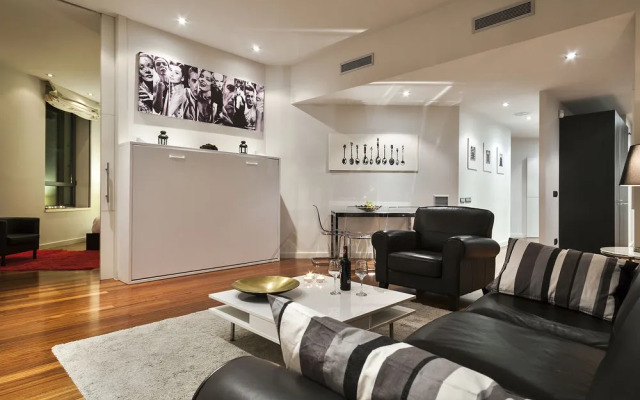 Uma Suites Luxury Downtown