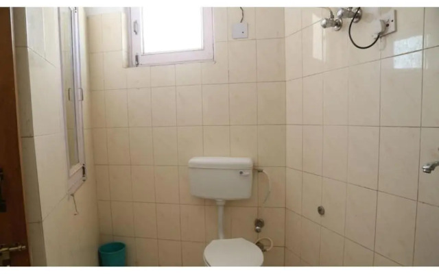 OYO 26655 Dr Guest House