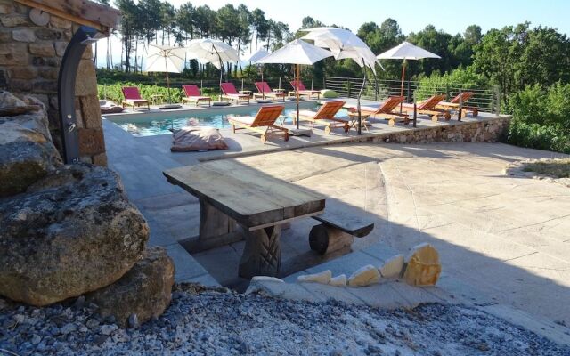 Le Pressoir De La Deveze