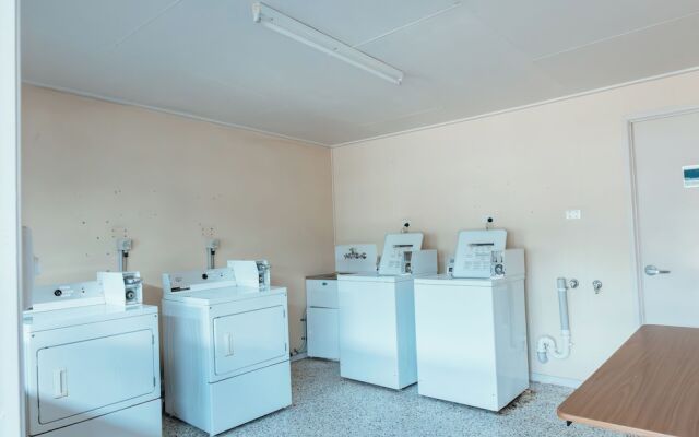 Mayfair Motel Emerald