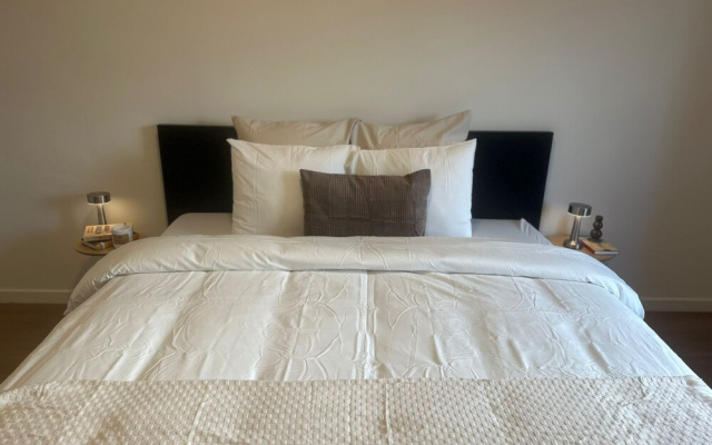 Stylish 3BR With 1LR Apt Near to Center