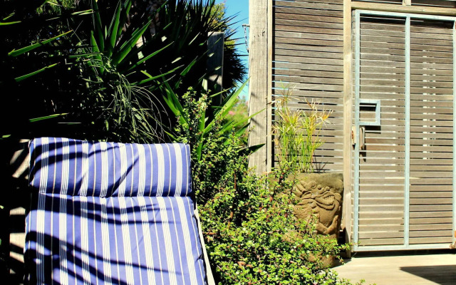 Smith Beach Getaways Beachwood Garden Studio
