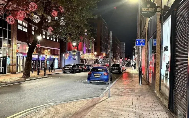 Birmingham City Centre- Free Parking - No Deposit