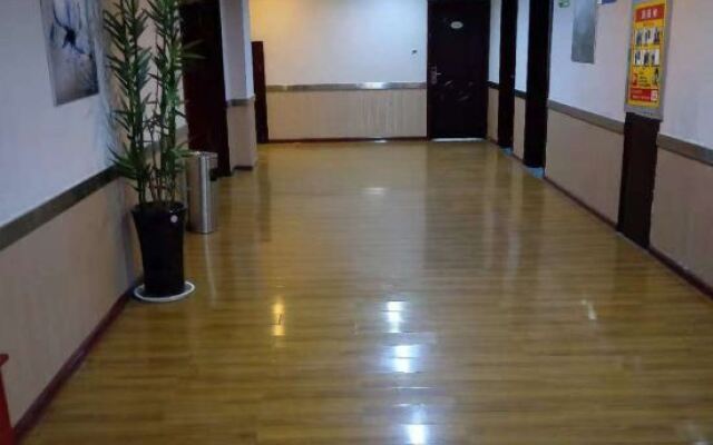 Baiyue Hualong Hotel