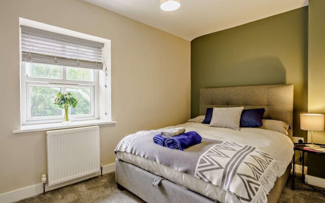 Pule Hill Ideally Located in the Centre of Marsden