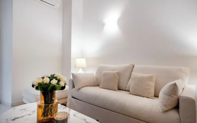 Private Luxury Suite in Bari Center