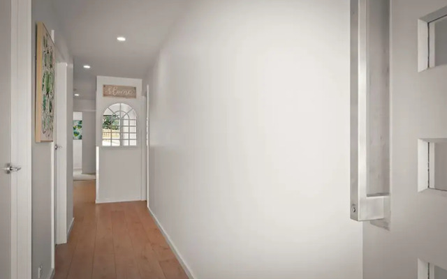 Gorgeous 4 Bedroom House - Blackmans Bay