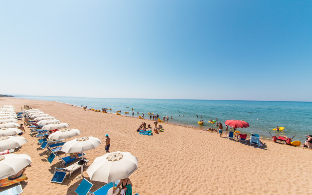 Paradise Beach Resort
