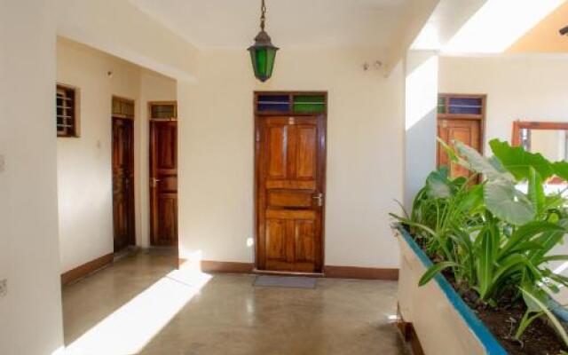 Flamingo Guest House Znz
