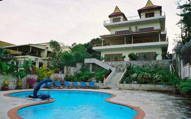 Golden Rooster Resort