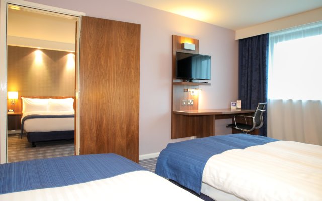 Holiday Inn Express London Heathrow T5, an IHG Hotel