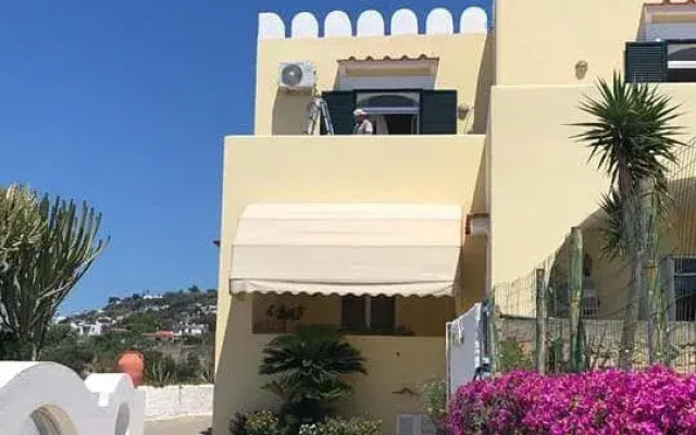 Tropical Holiday Room