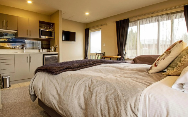 Blue Ridge Studios and Bed & Breakfast
